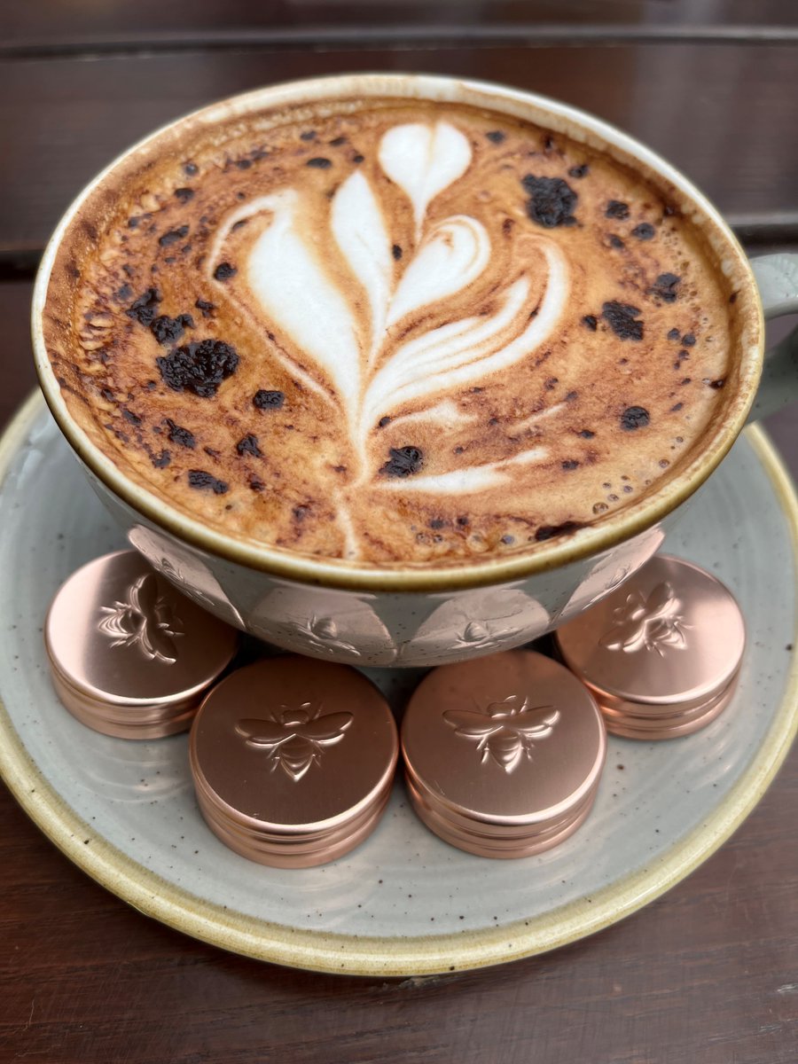 Lots of people live on the move lives and are increasingly looking for products which are  travel-friendly, reusable, and recyclable.

Our #aluminium tins appeal to this #zerowaste movement.

Get in touch to find your #sustainablepackaging solution.

ow.ly/bNEX50UIRo2