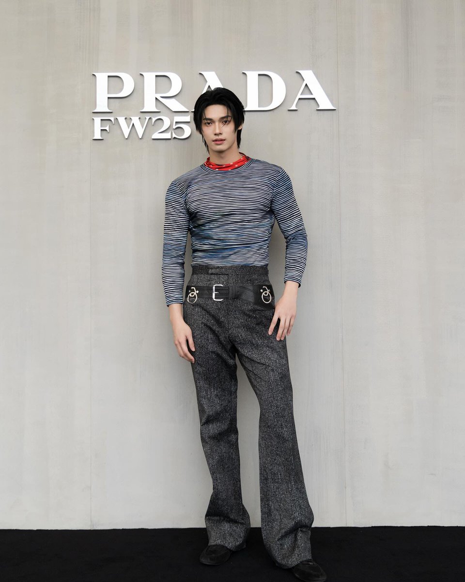 lessencestudios's tweet photo. Win Metawin attending the Prada Fall/Winter 2025 Menswear show at Milan Fashion Week.

#PRADAFW25xWin #PradaFW25 https://t.co/b6yat5b7ZP