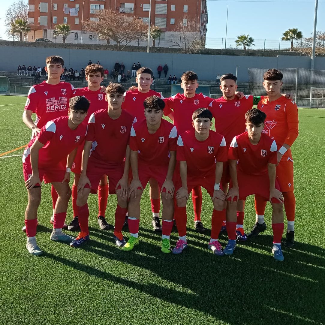 ⚽️🆗 Empate de nuestro Juvenil B en el derbi emeritense 

Imperio de Mérida 2-2 #JuvenilB