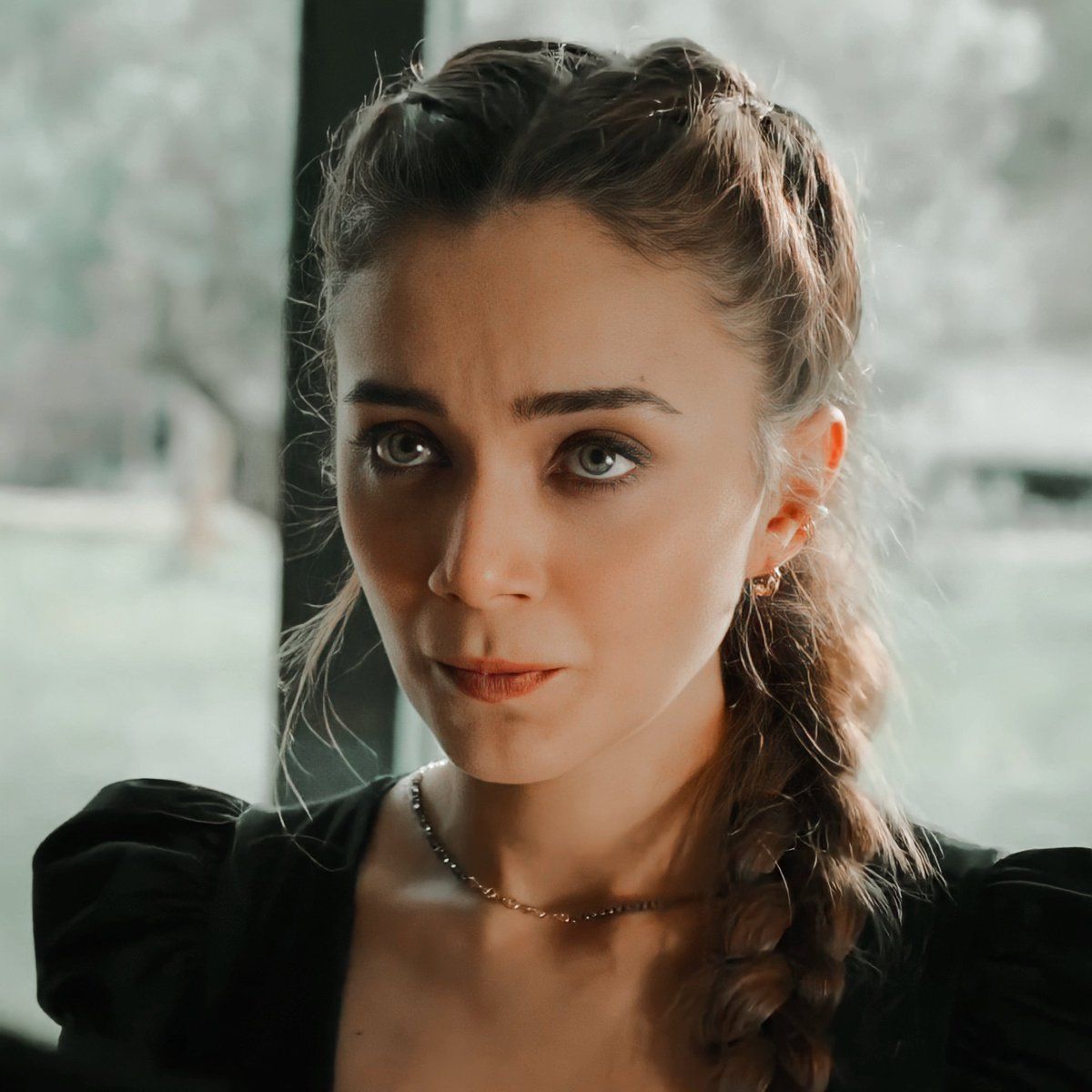 4winterhere's tweet image. - nereye?
- ne önemi var?nasıl olsa geri döneceğimi bilmiyor musun?

#EfYam