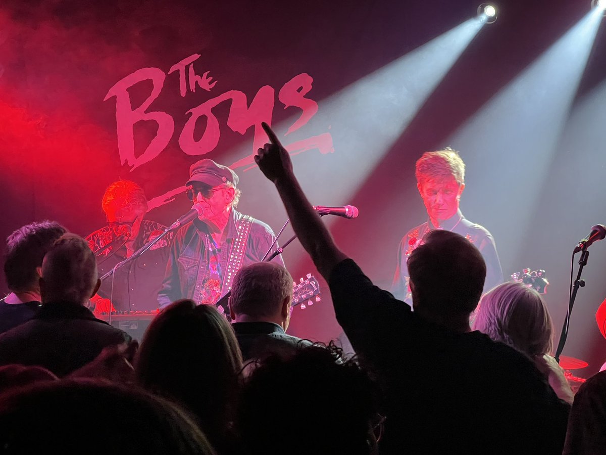 The Boys &amp; Campino up to 18 with Weekend on this week's Heritage Chart <a href="/theboysuk/">The Boys</a> <a href="/theyobsuk/">The Yobs</a> Now 80s TV <a href="/xptvglobal/">XPTV Global</a> <a href="/popworldtv/">popworldtv</a> heritagechart.co.uk <a href="/ResilientSystem/">Resilient Business Systems Ltd</a> <a href="/RegencyRadio/">Regency Radio</a> <a href="/SeanUsherRadio/">Sean Usher 🎧</a>