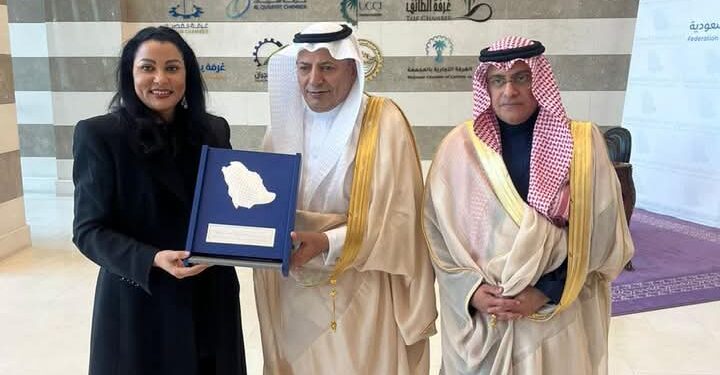 ParallelCo_'s tweet image. Le Nigeria s’est engagé dans des partenariats stratégiques en matière de relance économique, avec des stars d’Hollywood et des stars internationales. #Nigeria #Exploitation_minière #Économie