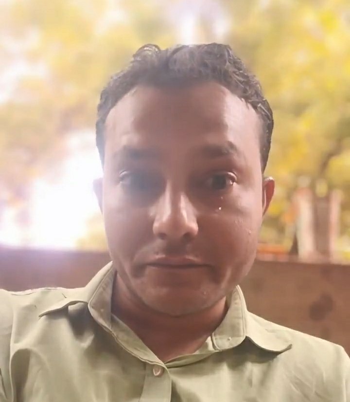 Ashok Meghwal के आंखों में आंसू है. वो सोशल मीडिया पर साथियों से सहयोग मांग रहा है. #JusticeForAshokMeghwal

हम सबका फ़र्ज़ है हम लोग मिलकर Ashok Meghwal के लिए न्याय की मांग करें.

जहां तक मुझे जानकारी दी गई है. Ashok Meghwal की ज़मीन पर दबंग जाति के लोगों ने कब्जा करने की कोशिश