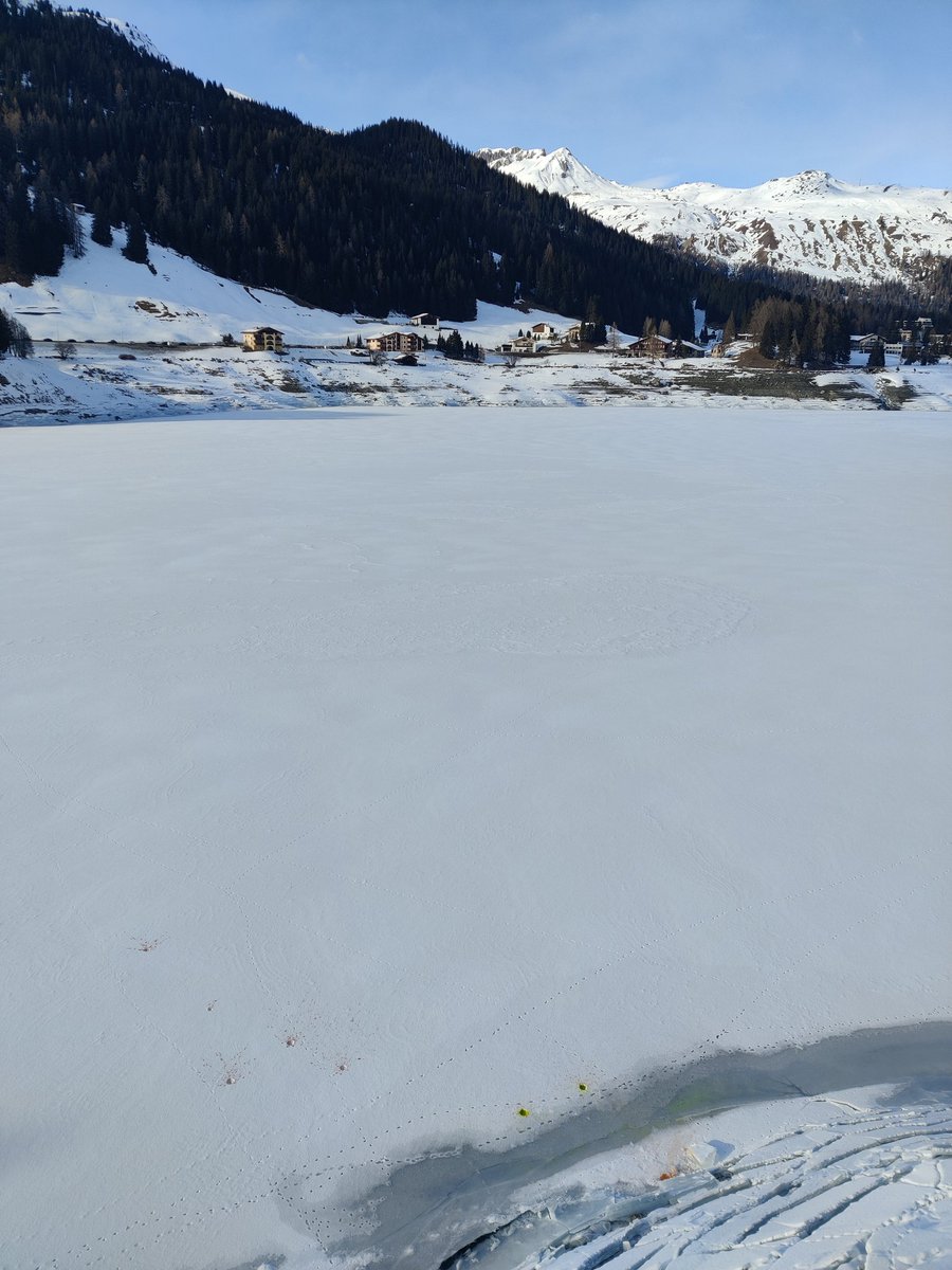 EG_Berlin's tweet photo. Attacke, Attacke, das WEF ist Kacke!
🤢🤮Beim #WorldExploitationForum in der #FestungDavos findet dreistestes #Greenwashing statt von kolonialer Gewalt, (fossilem) Kapitalismus, Kriegswirtschaft & Völkermord - das kotzt uns an & dagegen stehen wir hier entschieden ein #StrikeWEF https://t.co/RIhfWmByWl