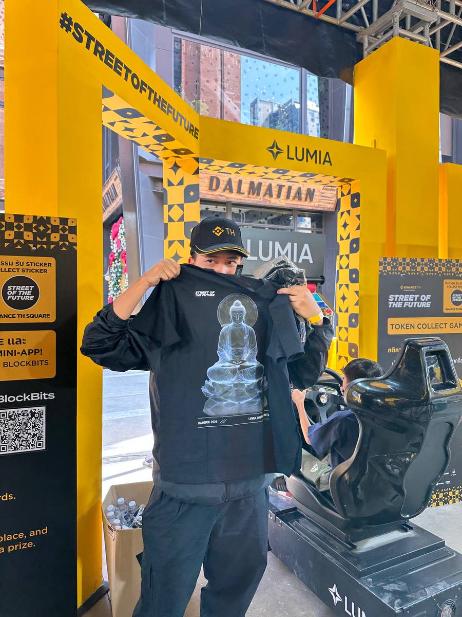 BuildOnLumia's tweet image. Thank you, Bangkok, it was amazing! 

Street of the Future by @Binance_TH_ was something special! 

Congratulations to everyone who won the Lumia branded t-shirts! 👀

See you at the next events!