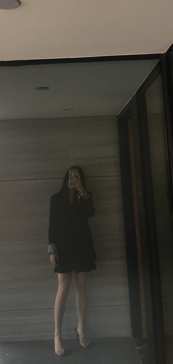 夜深了，聊点成年人之间的话题，
你明天几点上班？