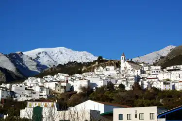 CMedievales's tweet image. La casa de #Lemos. En 1485 aparece don Sancho de Rojas en la capitulación de #Casarabonela, #Málaga. Hermano del conde de Cabra y alcalde de los Hidalgos, casado con Margarida de Lemos, dama de la madre de Isabel la Católica y de la rama portuguesa.