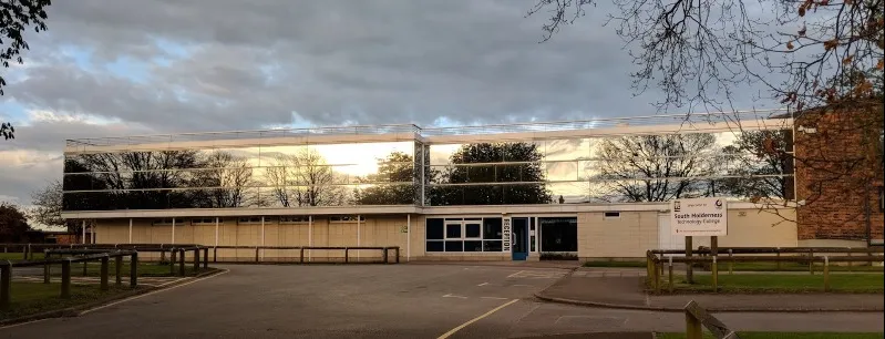 HoldernessAcad's tweet photo. Partial School Closure: Due to gas repairs conducted by the National grid we have made the difficult decision to partially close the school on Mon 20th. We will open to Y7, Y11&amp; Y13 all other learners are to access learning remotely. Further information has been sent by email https://t.co/3Iwy9ifpOV