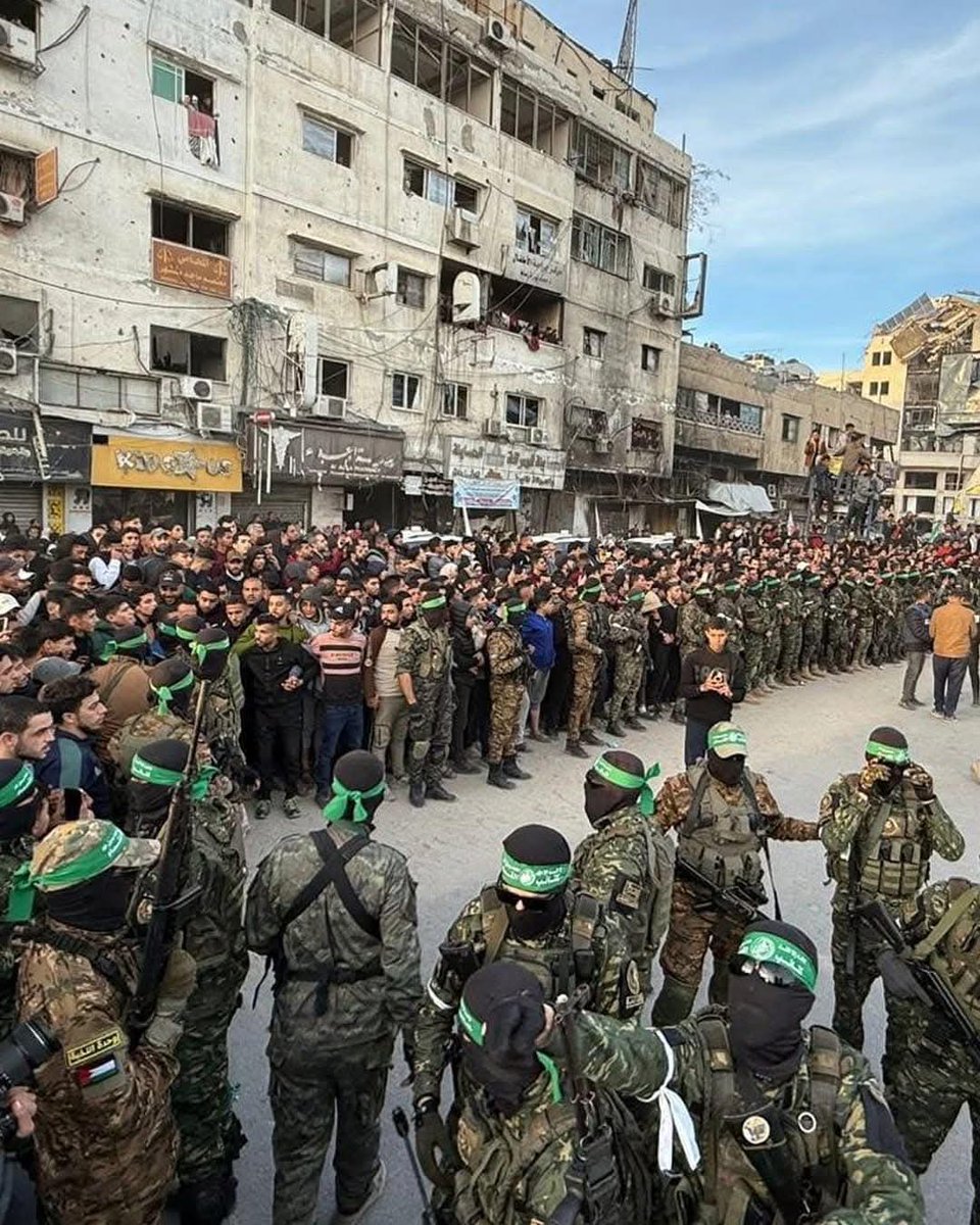 بسم الله الرحمن الرحيم
ارْجِعْ إِلَيْهِمْ فَلَنَأْتِيَنَّهُم بِجُنُودٍ لَّا قِبَلَ لَهُم بِهَا وَلَنُخْرِجَنَّهُم مِّنْهَا أَذِلَّةً وَهُمْ صَاغِرُونَ (37)
صدق الله العظيم
الله اكبر ولله الحمد
لا اله إلا الله وحده
صدق وعده ونصر جنده
وهزم الأحزاب وحده
#غزة_تنتصر
#وقف_اطلاق_النار