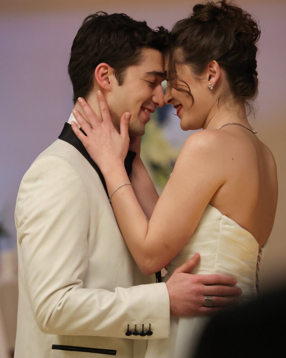 Salı günü kavuşuyoruz 🤍
#UrSer #NilSudeAlbayrak #DemirhanDemircioğlu