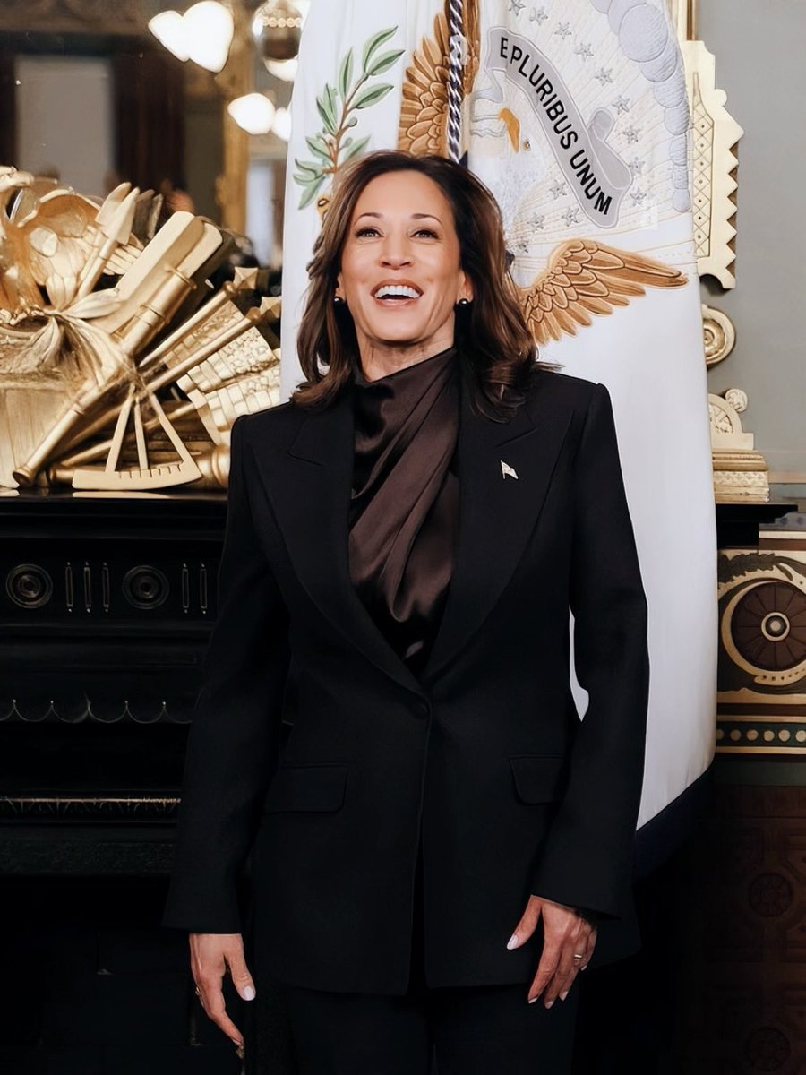 PettyLupone's tweet image. Today is bittersweet. 

But so be it. She made history that can never be erased and now it’s time to move forward. 

Thank you Vice President Kamala Harris.