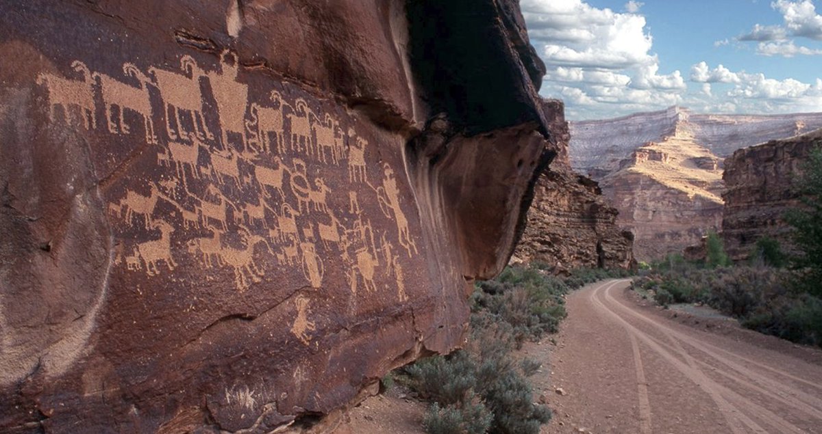 HelpWithMeds's tweet image. Guard the Glyphs is dedicated to preserving Utah’s ancient rock art—timeless creations that bridge the past to the present. From the striking Barrier Canyon Style figures to intricate petroglyphs etched into stone, these timeless creations tell the stories of the people who lived…