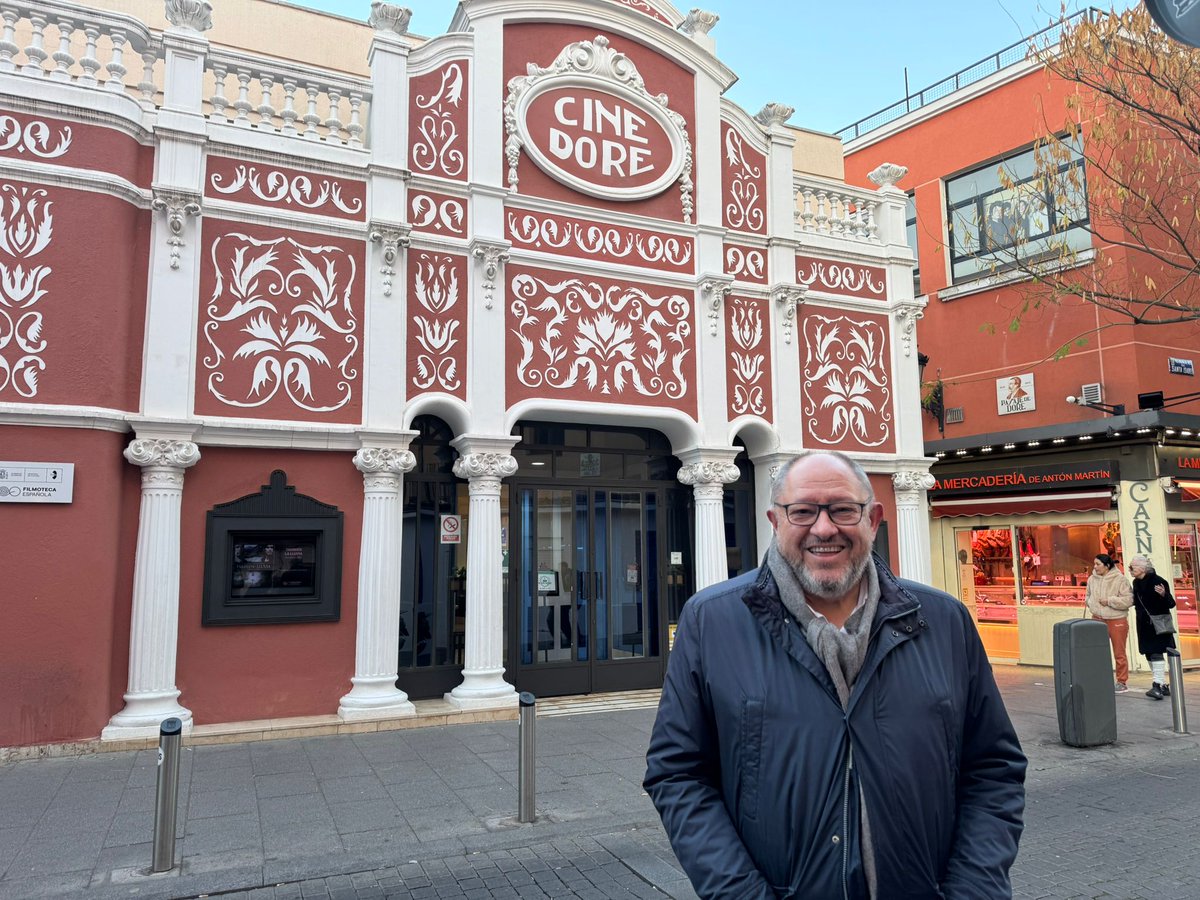 ManoloTorralbo_'s tweet photo. Este fin de semana hemos acompañado al profesor Pedro Poyato en la presentación de su libro Hollywood desafía a Hollywood en la Filmoteca Española @Filmoteca_es . Una obra imprescindible sobre la evolución del cine clásico. https://t.co/YfKWePStYN