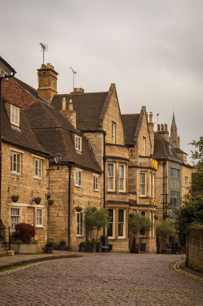 Robert Kwolek (@robertkwolek) on Twitter photo I'm long overdue in saying thanks to <a href="/theoldbuilding/">theoldbuilding</a> for showing me and council officers around Stamford. The town is as beautiful as it looks on his social media, albeit quiet car heavy in places. It's little surprise Stamford was England's first Conservation Area in 1967. I'm long overdue in saying thanks to <a href="/theoldbuilding/">theoldbuilding</a> for showing me and council officers around Stamford. The town is as beautiful as it looks on his social media, albeit quiet car heavy in places. It's little surprise Stamford was England's first Conservation Area in 1967.