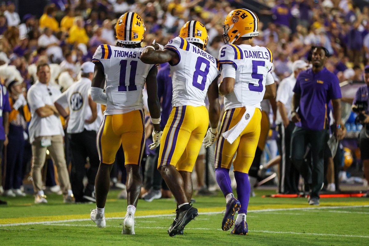 CFBAlerts_'s tweet photo. It’s crazy that LSU only went to the ReliaQuest Bowl with Jayden Daniels, Malik Nabers and Brian Thomas Jr.

Brian Kelly needs to be studied. https://t.co/15xls2mhhG