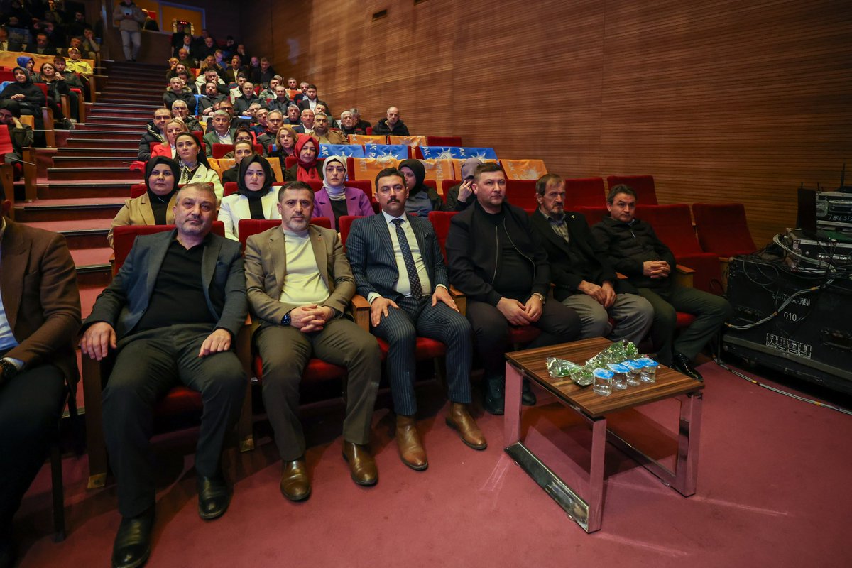 RumeliSakarya's tweet photo. Bugün gerçekleştiriliren 
AKParti Serdivan kadın kolları 5. Olağan kongresine katılım sağladık.
Kongrede göreve gelen ,
Sema Yıldırım başkanımızı ve yeni yönetimini tebrik ediyor başarılı çalışmalar diliyoruz . https://t.co/iz4XyHj5jk