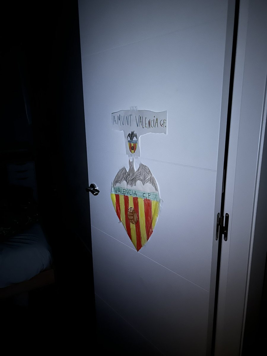 Vivo con miedo a que nos empaten y mañana tener que contárselo cuando se levante 🤦‍♀️ #árbitrolahora #ValenciaRealSociedad