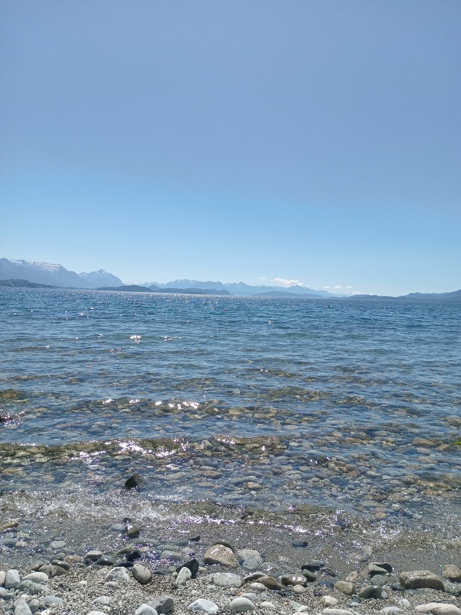 #buenasemana Bueno algún dia tenías que tocarnos...Desde Bariloche gracias por acompañarnos...Firma la Sillita de Playa.