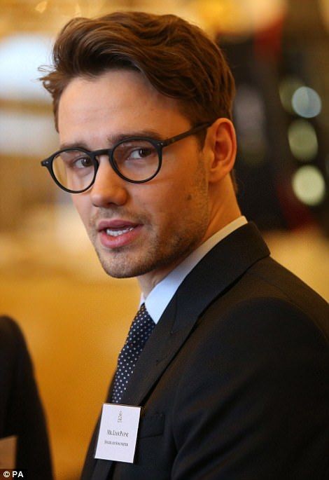 The pain of losing Liam is getting worse not better as the days go on...why is that? I thought I would start healing by now...is anyone else in the same boat? I cant even listen to his or 1D music and I could before.