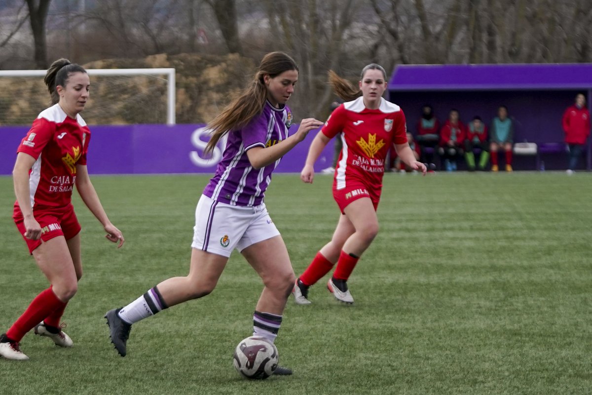 RVfemenino's tweet photo. 💜🙌🏻 ¡Triunfo de nuestro filial!

Las de Ali Carranza se impusieron (3-2) al @CDNavega en esta jornada 15 en Gonalpi.

⚽️ Los goles de Carmen, Gago y Jimena permiten recuperar la sexta posición.

#pucela #RVFemenino https://t.co/hDunxFOCkc