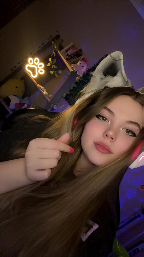 Live now on Twitch https://t.co/SsLSUGyhmY