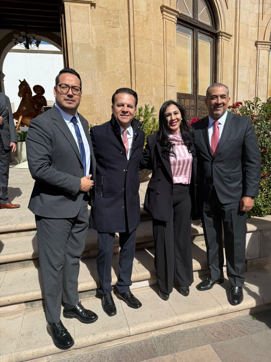 El Dr. Esteban Villegas Villarreal, Gobernador de Durango, y el Mtro. Ramón García Rivera, Rector de la UJED, junto a su equipo de trabajo, lograron avances en obras y apoyos clave para la comunidad universitaria en Dgo. y Gómez P. #IdentidadUniversitaria #UJED #FacultadDeLenguas