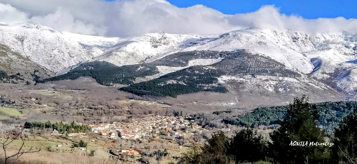 ¡Hoy es el #DíaMundialdelaNieve! ❄️ 
 
¿Qué significa para ti la nieve? ¿Cuál es tu sitio favorito al que ir a pasar un día de nieve? 

Os leemos 👀

*Fotografía: Candelario (Salamanca)