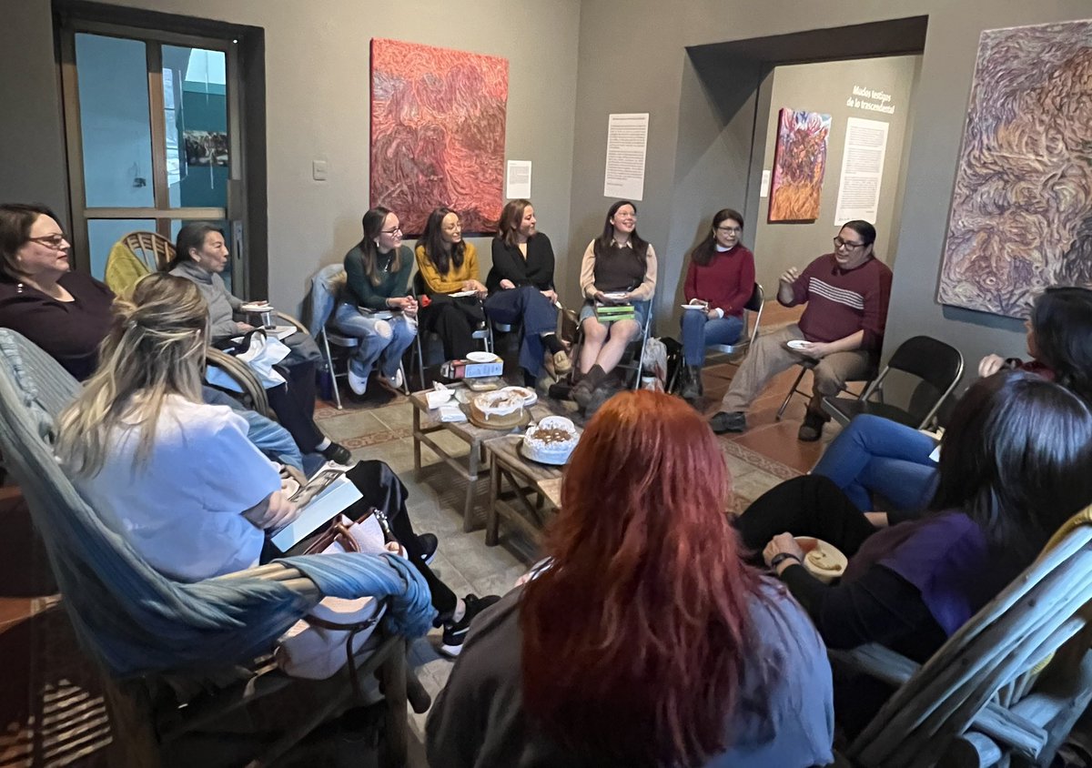 En esta sesión de aniversario nos acompañó el promotor cultural <a href="/HermesDCenicero/">Hermes D. Ceniceros</a> para hablarnos sobre escritoras y escritores locales <a href="/PequebuD/">Librería Pequebú</a>.