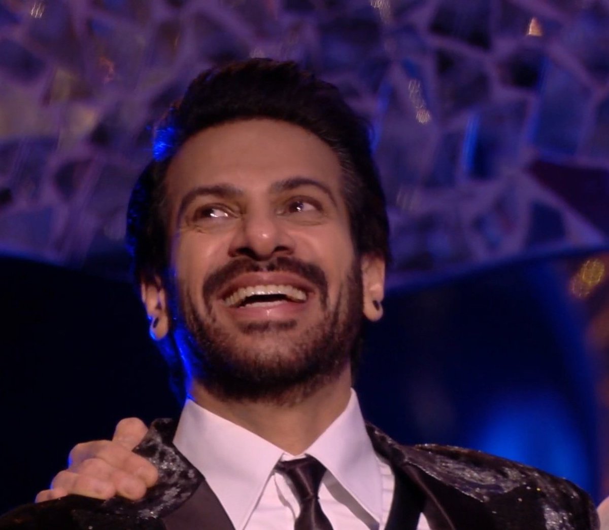 BiggBossDude's tweet photo. HE'S WON IT. KONE KONE PE LIKHA HAI BB18 WINNER KA NAAM.😭❤️🏆

#KaranveerMehra • #BB18 • #BiggBoss18 https://t.co/6hMCtLswkf
