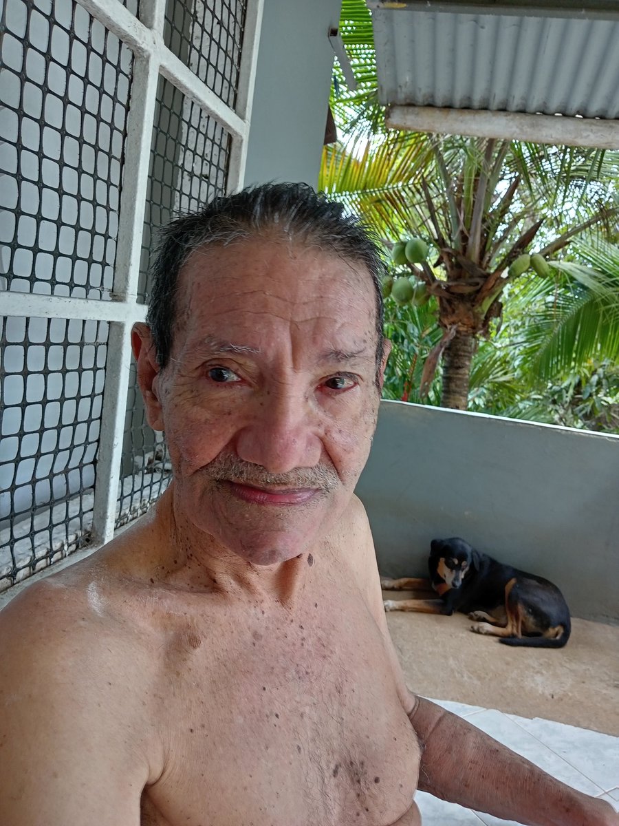 pankysoto's tweet photo. El viejo https://t.co/0yi15wkGdJ