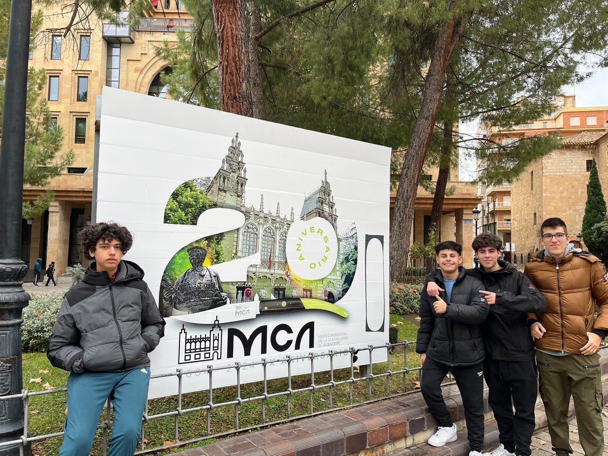 Los alumnos de 4º visitan el Museo de la Cuchillería tinyurl.com/2b36l658