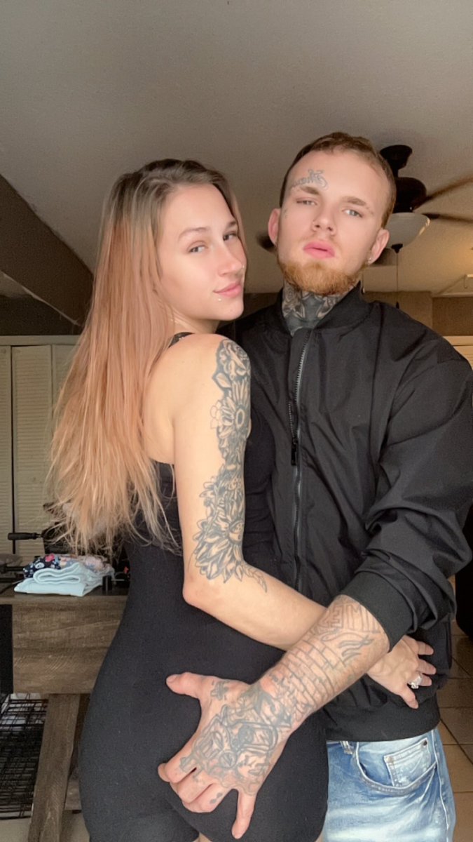 floridamilf420's tweet photo. Who wants to play w us? ๐คญ๐
#cuck #cucksession #couplescontent #sph #couplecontent #couple #couples #married #marriedseller #gfe #kink #fetish https://t.co/IzYUg5xFuU