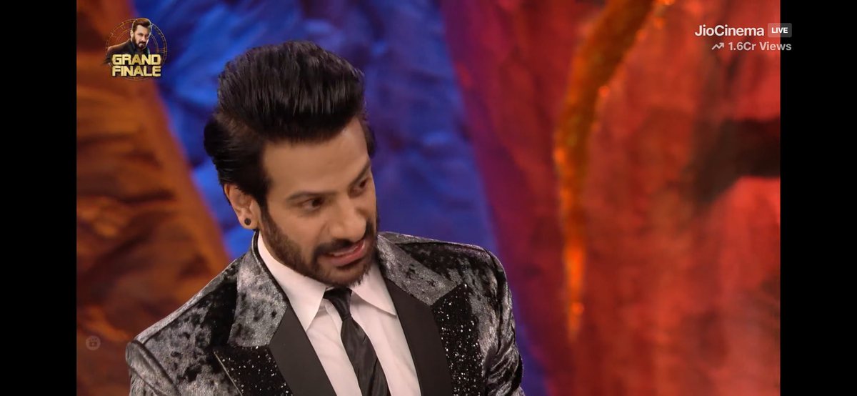 iMuhammadHusayn's tweet photo. The winner of Bigg Boss 18 is Karan Veer Mehra! Well deserved! The Ultimate Winner Karan Veer Mehra! @KaranVeerMehra #karanveermehra https://t.co/XCq1uwEklF