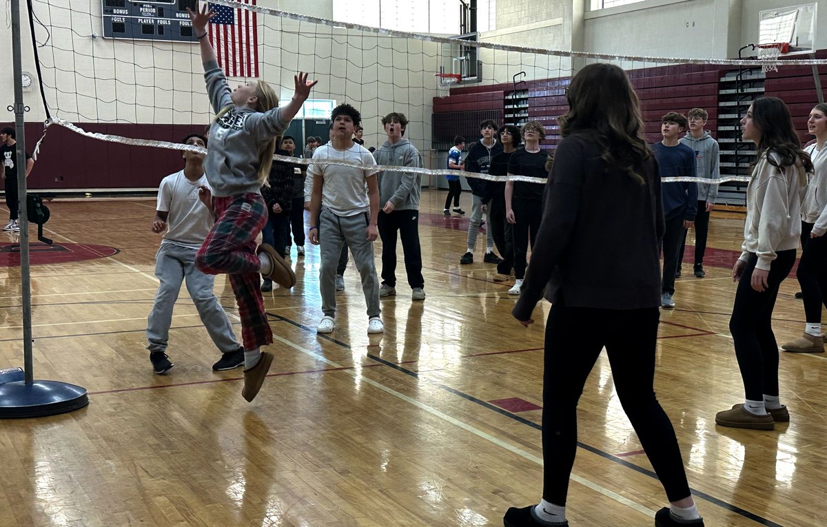 GBCSBobcats's tweet photo. West Middle School celebrated students' academic growth this week (measured by the December NWEA test!) 🏆 Over 400 students participated in a fun afternoon of activities, dance, and games! Great job, Bobcats! #WeAreGB https://t.co/ceYqfFQeXE