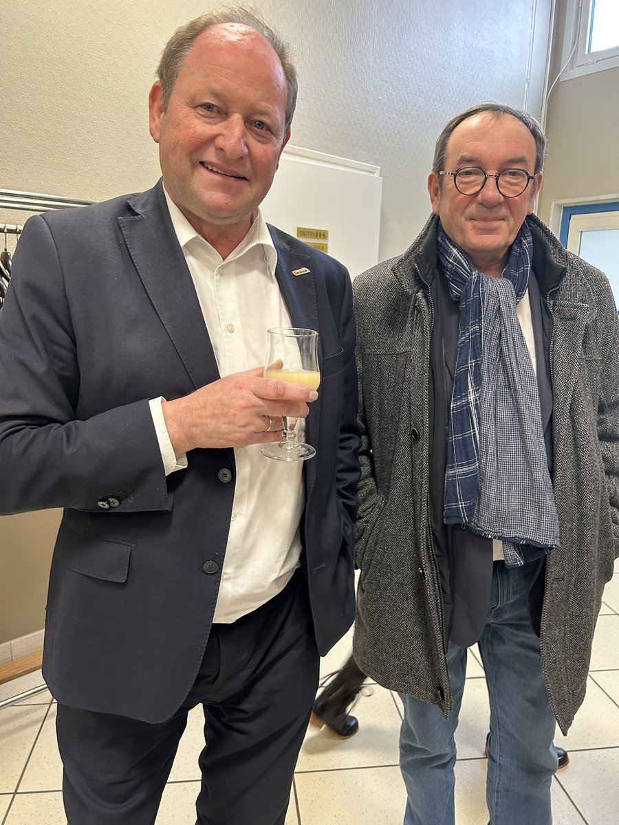 #BusemannReiner , maire de la commune jumelle allemande d'#Eleu, #Ense, nous a fait l'immense surprise de venir assister à l'Assemblée Générale de notre comité Franco-Allemand, la dernière en tant que président de Bernard COTTON.