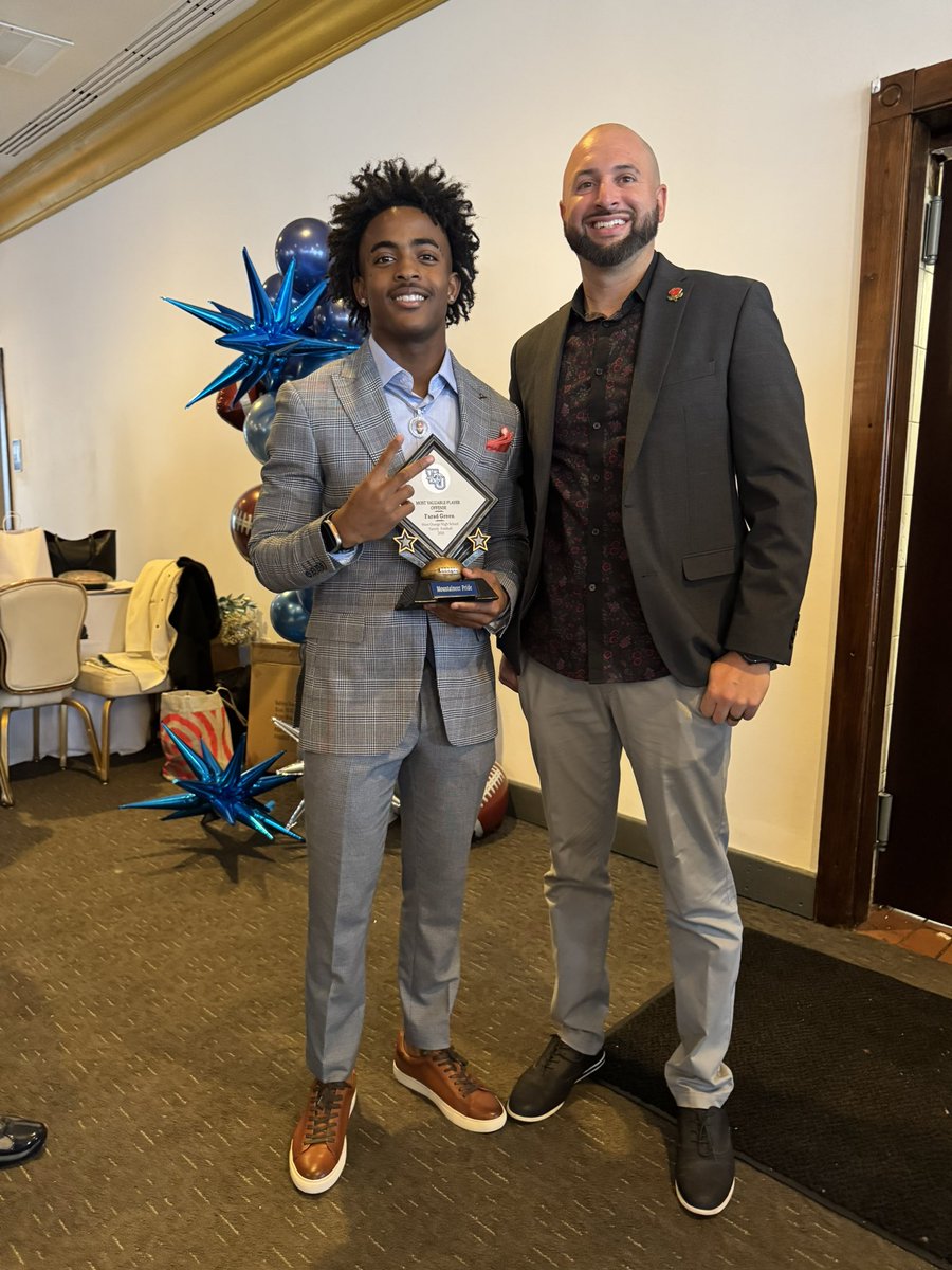 Blessed to receive(Most Valuable Player Award) after a phenomenal junior season, senior season next coming for it all!
<a href="/WestOrangeHSFB/">WestOrangeHSFootball</a> <a href="/CoachDgrant/">Darnell Grant</a>