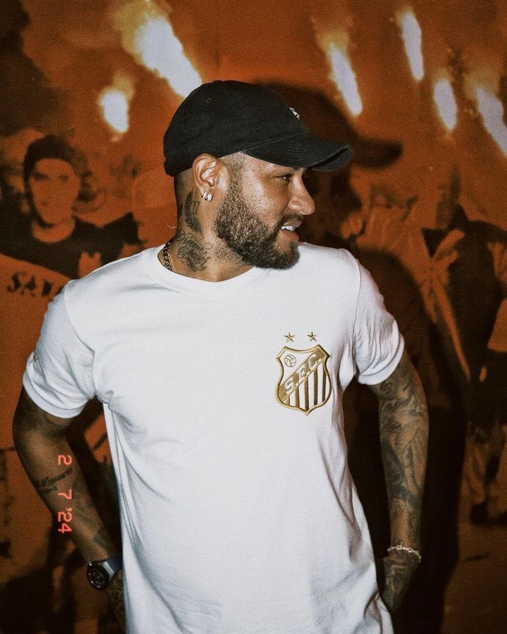 chegou o momento que tanto esperamos😭 

O SANTOS FECHOU O ACORDO COM O NEYMAR 😭😭