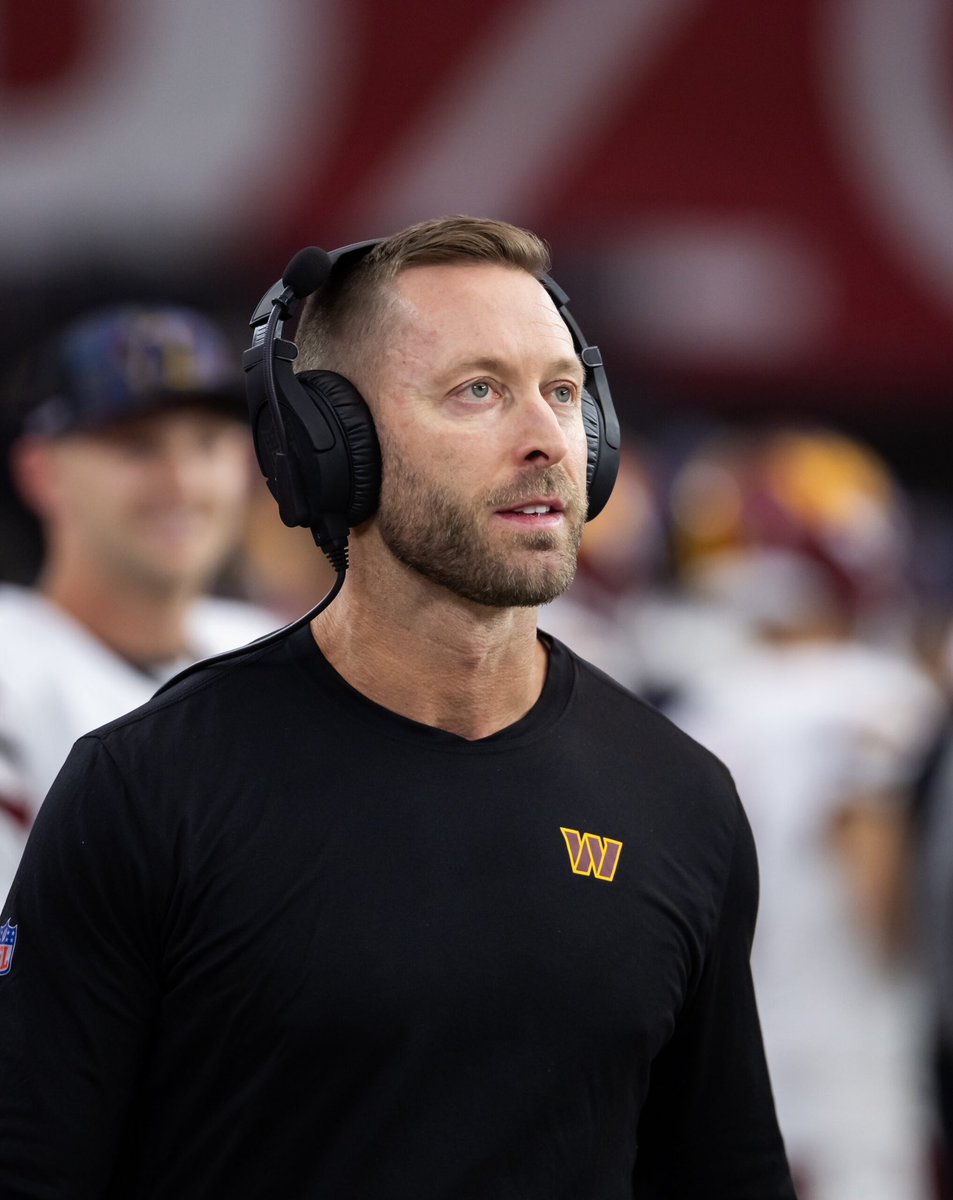 OutRouteFF's tweet image. A Chrysler 300 looks like a Phantom…until a Phantom pulls up.