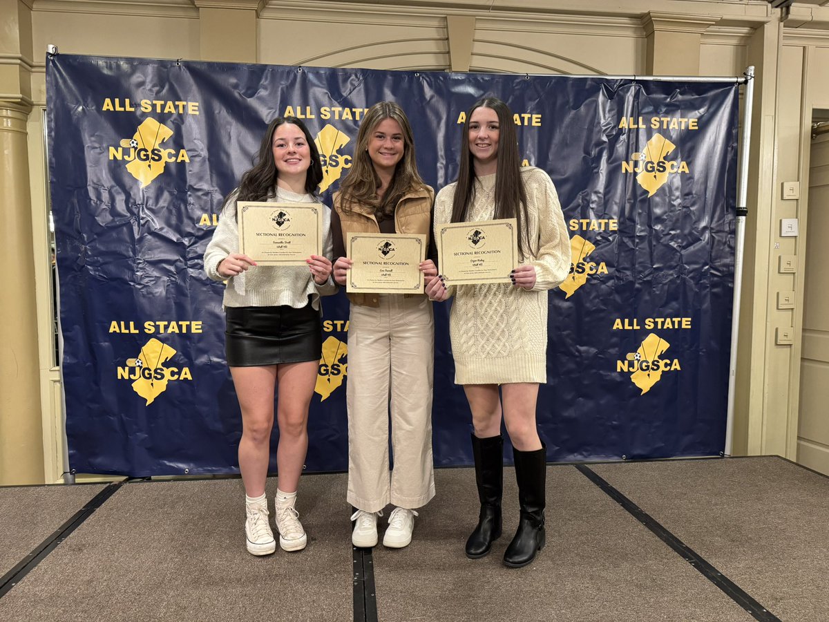 Congrats to Sam Brett, Erin Farrell, and Erynn Richey on being nominated for All-State for the Central Jersey Section! Brett and Richey were also nominated as a Top 20 player in the Central Section and Richey was nominated as a Top 20 player in the State! 👏🏻👏🏻👏🏻