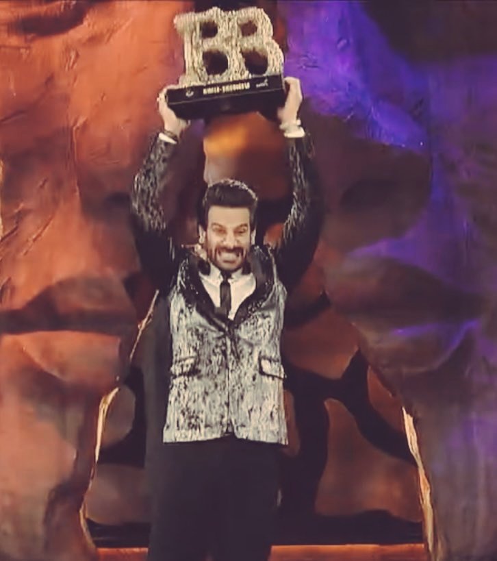 Mere do anmol ratan! Both KKK and BB winners! My pyaaruest people! 😫🫰🧿

#SidharthShukla #KaranVeerMehra