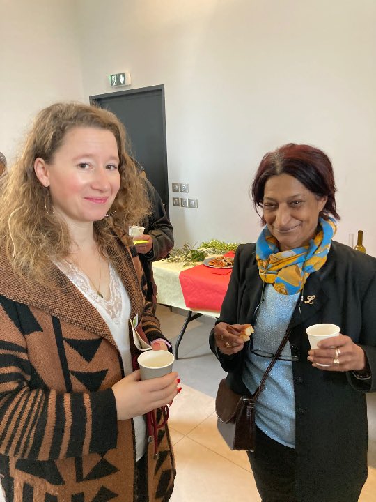 Florelle84's tweet photo. Célébration de la #SaintAntoine aux côtés de la Confrérie des Rabassiers du Comtat avec le P’tit Antoine, plus jeune intronisé de #France
Merci à Leïla pour ton engagement sans faille pour nos #traditionsprovençales 🥰
#MaProvence
#truffes
#tubermelanosporum
#antidryjanuary https://t.co/r5QcByM7HF
