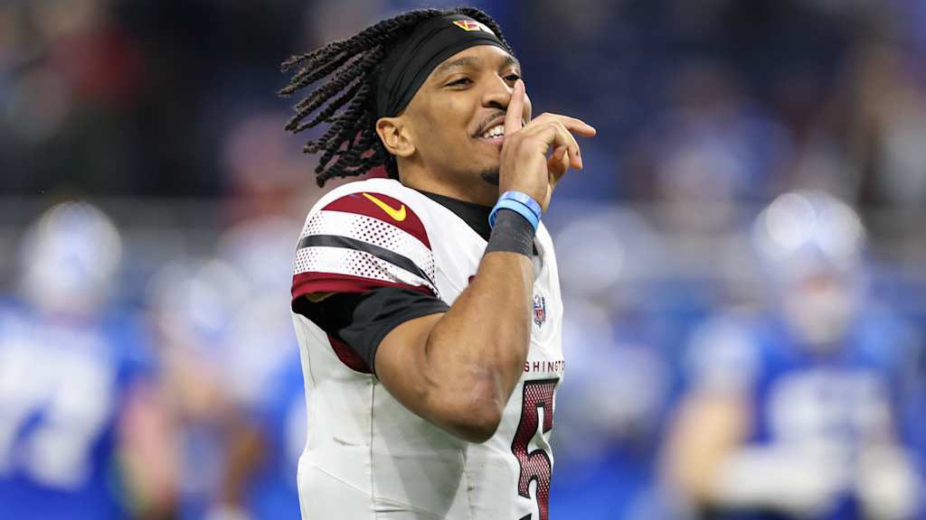 I just finished breaking down Jayden Daniels’ film. It’ll be on my YT by tomorrow.

He’s unreal.  He’s playing the position at an all-time high-level. He has a pre-snap plan and a post snap reaction plan. Has a full grasp of the offense and the game is so slow for him.

His