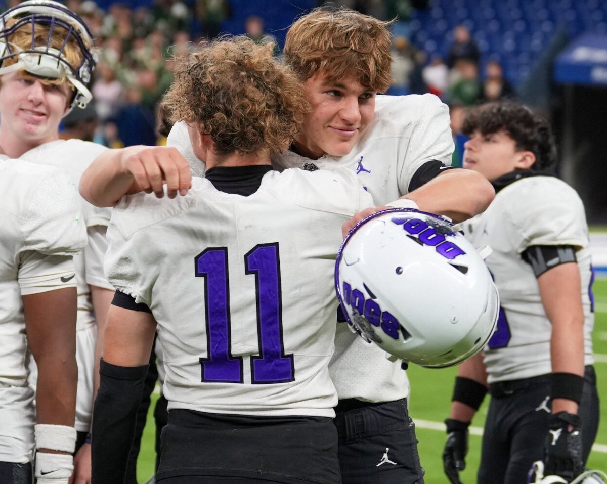 Oscar Frye (@oscarfrye18td) on Twitter photo Blessed to receive the Indiana High School Football Rising Star Award. Huge thanks to God, my family, coaches & <a href="/bhsdogs/">Brownsburg Athletics</a> teammates- this is a credit to them. So grateful for everything Chris Evans does for student-athletes and our local community.
<a href="/BHSdogsfootball/">BHS Football</a> <a href="/CoachReinhard/">Gage Reinhard</a> Blessed to receive the Indiana High School Football Rising Star Award. Huge thanks to God, my family, coaches & <a href="/bhsdogs/">Brownsburg Athletics</a> teammates- this is a credit to them. So grateful for everything Chris Evans does for student-athletes and our local community.
<a href="/BHSdogsfootball/">BHS Football</a> <a href="/CoachReinhard/">Gage Reinhard</a>
