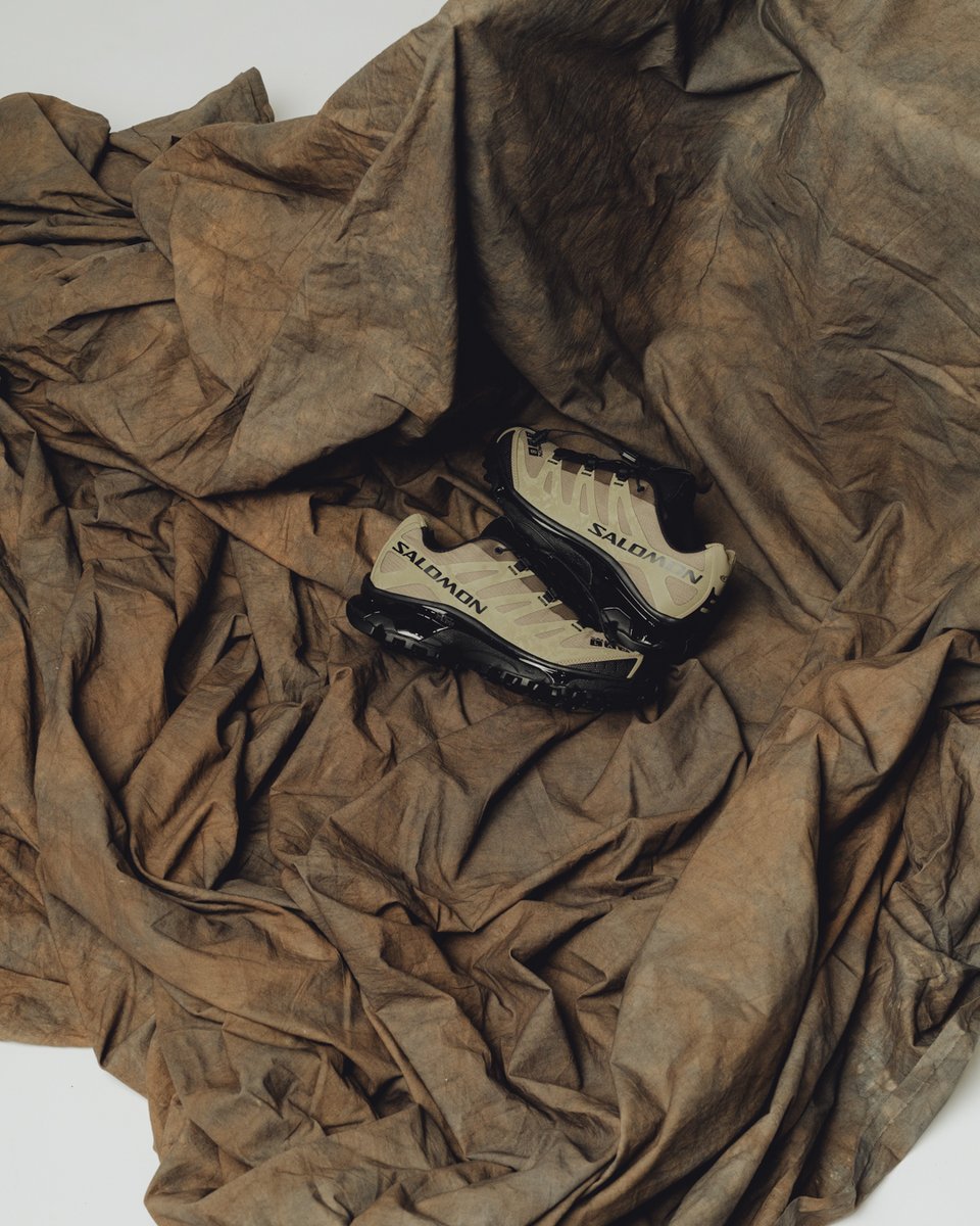 AFEWSTORE's tweet image. SHOP LINK ➡️ l8r.it/3zYz

Salomon XT-4 OG PROTECTIVE: Eine Trail-Legende, neu aufgelegt für den Winter. 

#SalomonXT4 #TrailToStreet #WinterGear #afewstore