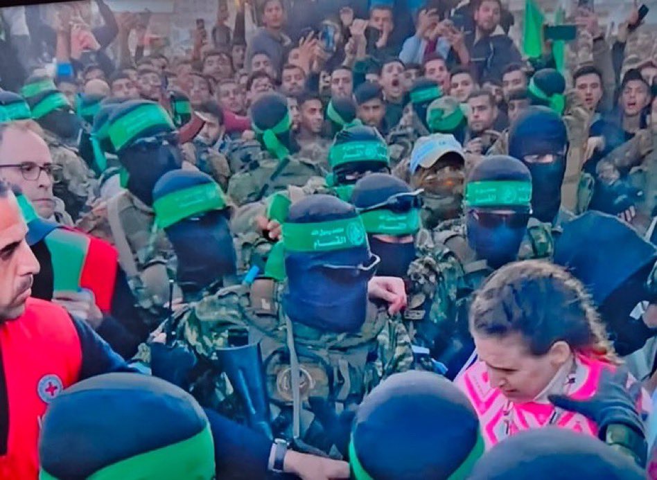 GalegaIsrael's tweet photo. Esta foto es una clara respuesta a ese feminismo que se olvida de lo que representa #Hamas  y sus apoyos radicales: una ideología que desprecia a las mujeres, que las utiliza como carne de cañón y que no tiene límites en su vejación. https://t.co/Lj1XvVemYc