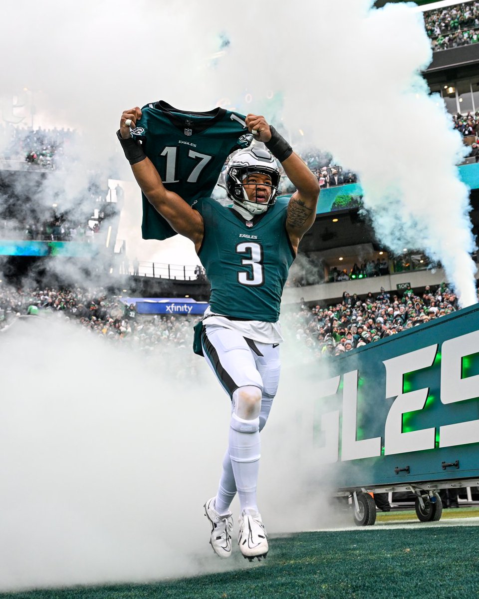 This one's for Nakobe 💚

<a href="/SmithNoland2/">Nolan Smith II</a> 🤝 <a href="/NakobeDean/">Nakobe Dean🔝🔜</a>