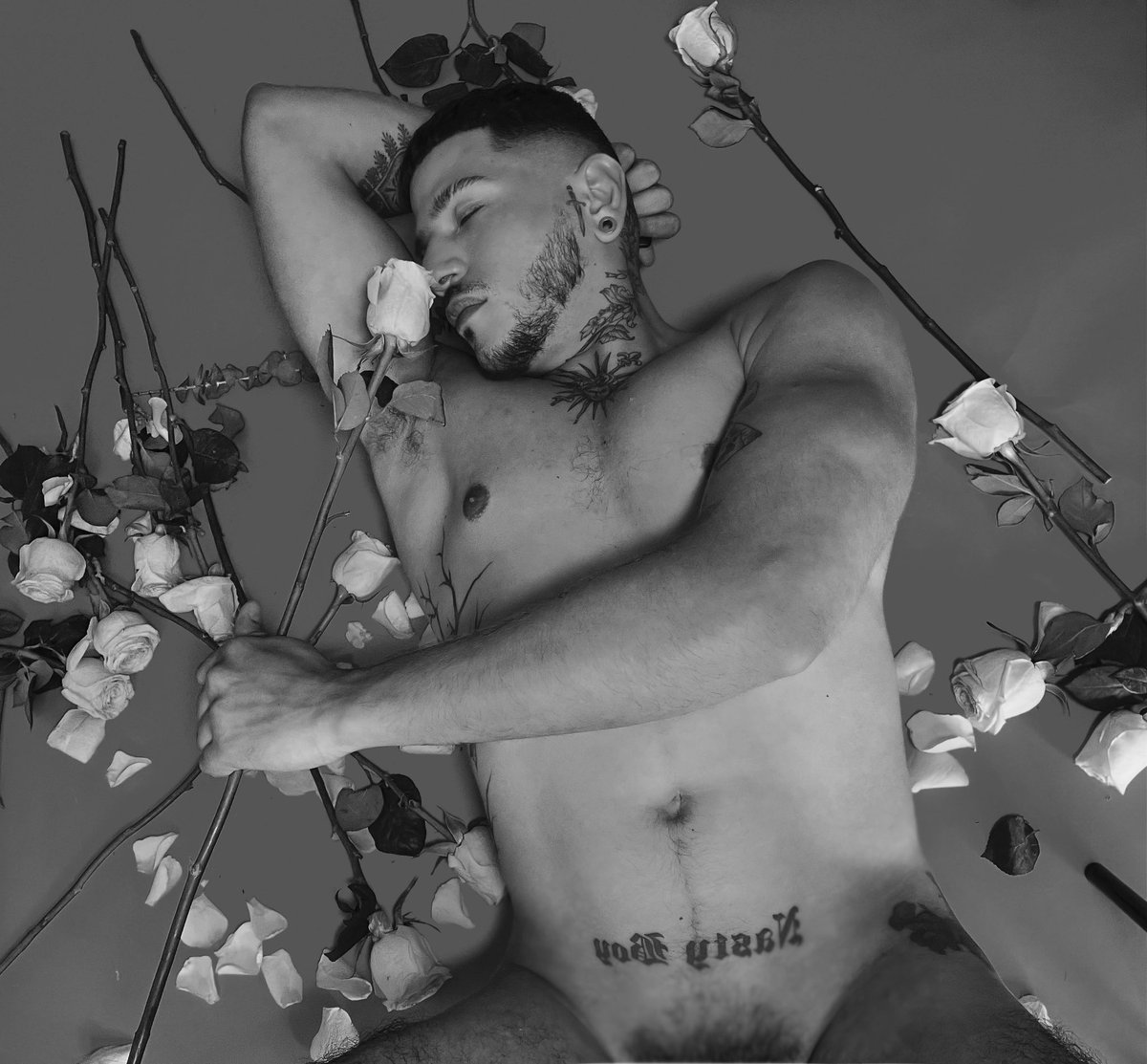 xvier212's tweet photo. RT 😈 estoy de regreso aquí les dejo más contenido ⏬️⏬️⏬️⏬️⏬️⏬️
🔥🔥🔥🔥🔥🔥🔥🔥🔥🔥🔥🔥🔥  
🍆🍆🍆ONLYFANS 🍆🍆🍆https://t.co/pAavsngeNI https://t.co/y43nNbJ02u