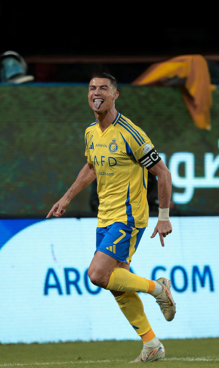 Cr7Fran4ever's tweet image. Saudi friends, let&apos;s make it trend to hope for a better Al Nassr.

Cristiano Ronaldo deserves better. 🇸🇦💛
#نصراوي_اطالب_بعداله_الاستقطاب