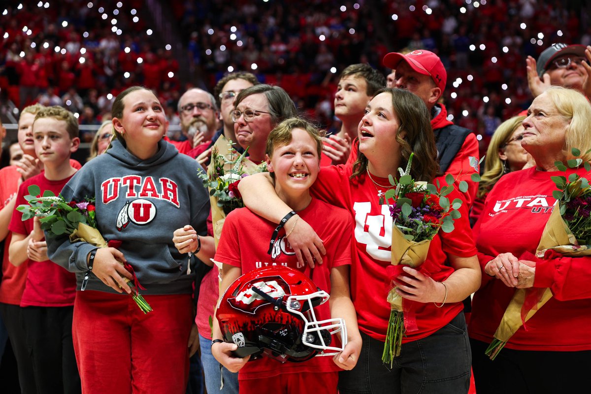 utahathletics's tweet image. For Cleadus 🫶