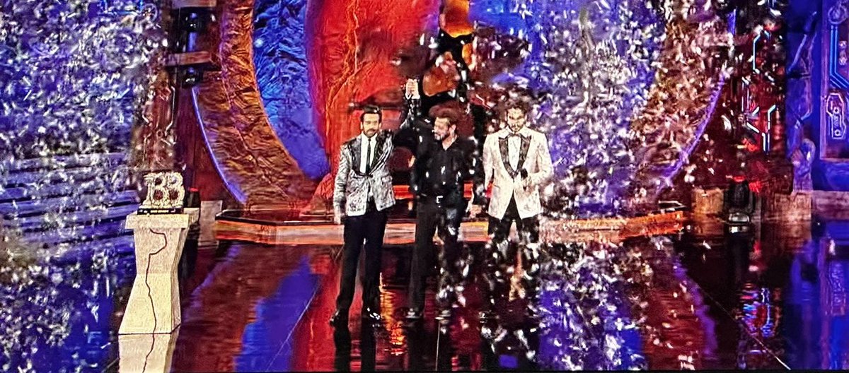 MUDITJOSHIMJ's tweet photo. @VivianBiggBoss Coffee ☕️ Bhi nhi milegi
Trophy 🏆 Bhi nhi milegi

#KaranveerMehra Winner 🏆 https://t.co/EavcPtud7R